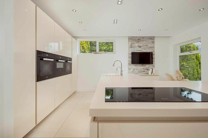 4 Bedroom Property To Rent In Pampisford Road, South Croydon, Surrey, CR2