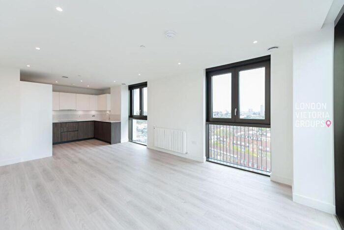 2 Bedroom Apartment To Rent In Menara Point, Affinity View, West Ham, E16