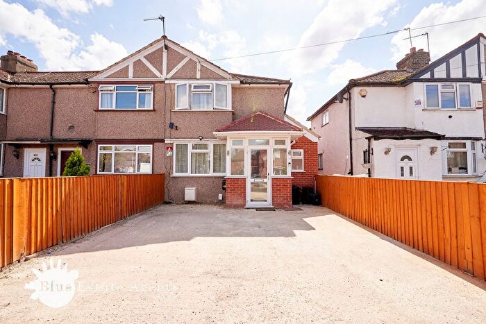 2 Bedroom Terraced House For Sale In New Peachey Lane, Uxbridge, UB8