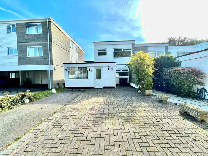 3 Bedroom End Of Terrace House To Rent In Rushford Warren, Mudeford, BH23