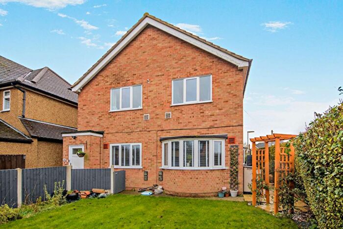 2 Bedroom Maisonette For Sale In Oaks Road, Stanwell, Staines-Upon-Thames, TW19