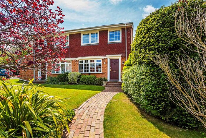 3 Bedroom Semi Detached House For Sale In Rosetrees, Guildford, GU1