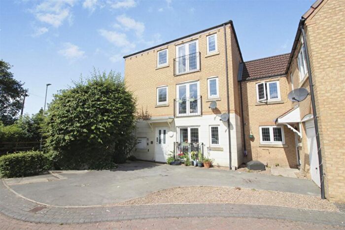 1 Bedroom Flat For Sale In Scholars Gate, Garforth. Leeds, LS25