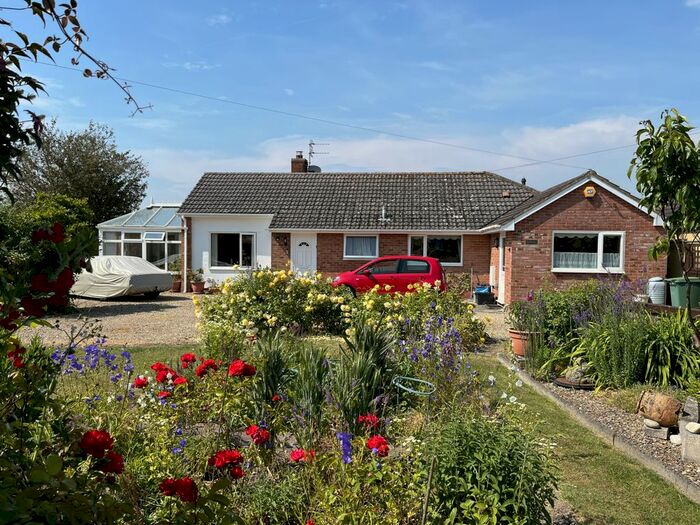 3 Bedroom Detached Bungalow For Sale In The Causeway, Mark, TA9