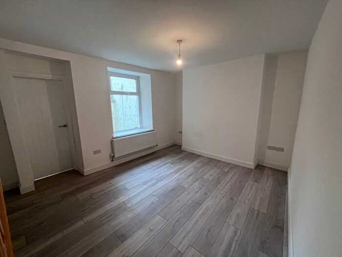 2 Bedroom End Of Terrace House To Rent In Waun Y Pistyll, Treboeth, SA5