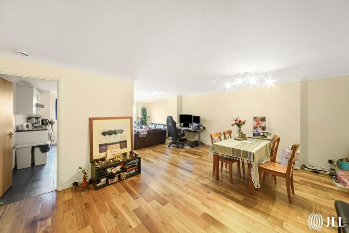2 Bedroom Flat For Sale In Free Trade Wharf, Wapping, London, E1W