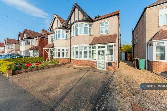 4 Bedroom Semi-Detached House To Rent In Demesne Road, Wallington, SM6