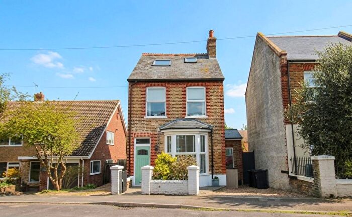 3 Bedroom Detached House For Sale In Northdown Road, Broadstairs, CT10