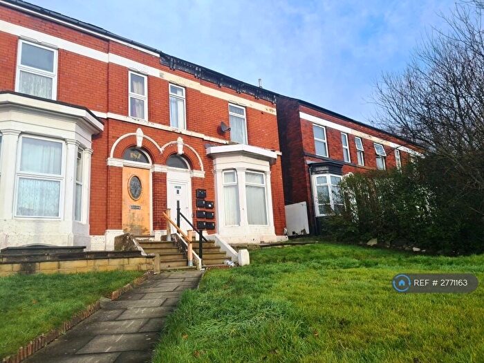 Studio To Rent In Bury Road, Bolton, BL2