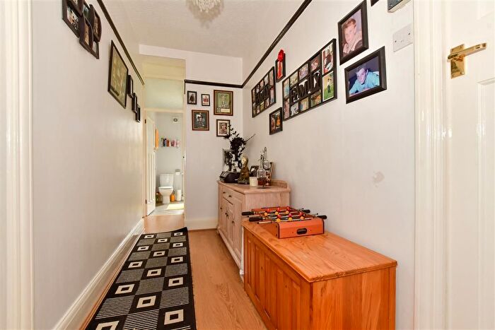 4 Bedroom Detached Bungalow For Sale In Newington Road, Ramsgate, Kent, CT12