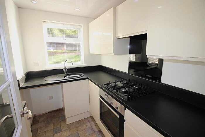 1 Bedroom Flat To Rent In Ricknald Close, Aughton, S26