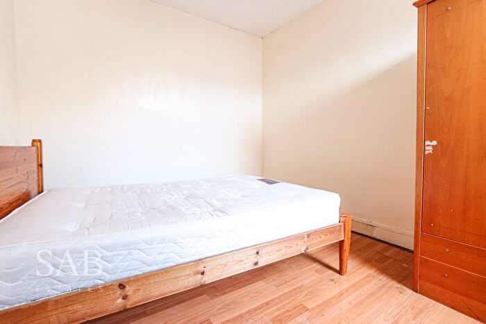 5 Bedroom Terraced House To Rent In Townsend Road, Southall, UB1