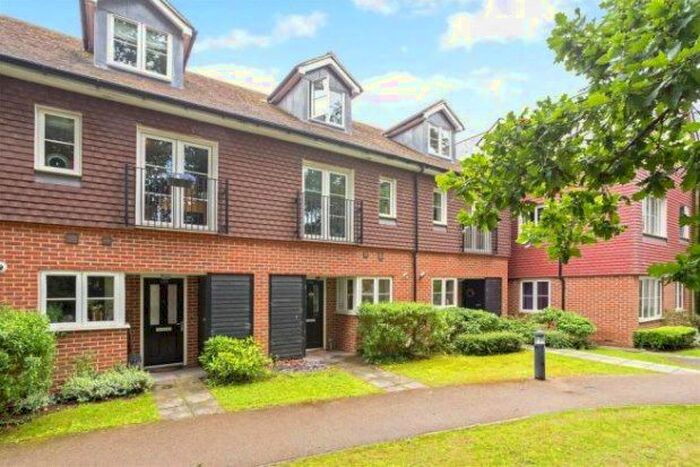 3 Bedroom Terraced House To Rent In Epsom Road, Guildford, GU1