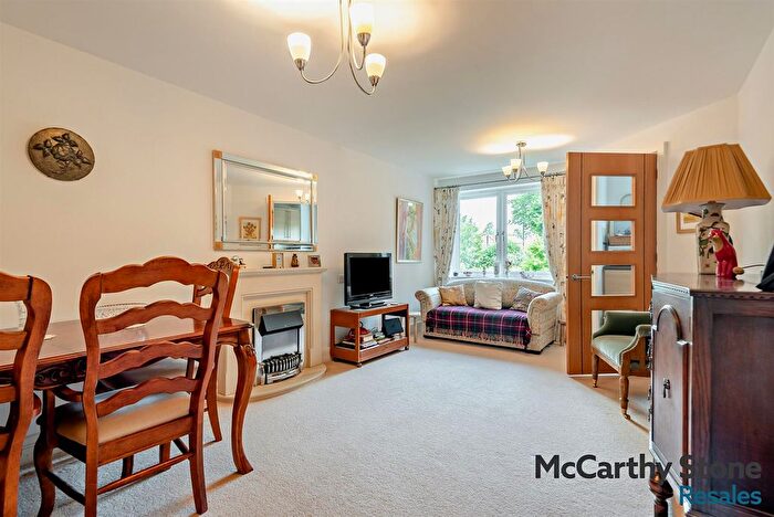 1 Bedroom Flat For Sale In Morgan Court, Station Road, Petworth, West Sussex, GU28