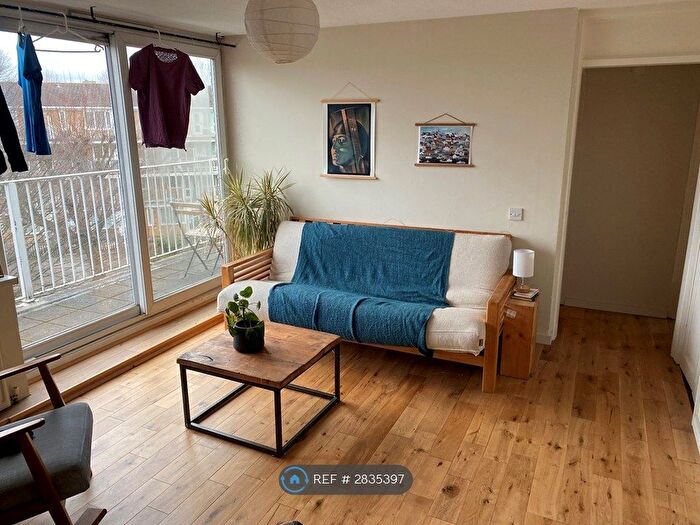 2 Bedroom Flat To Rent In Rock Grove Way, London, SE16