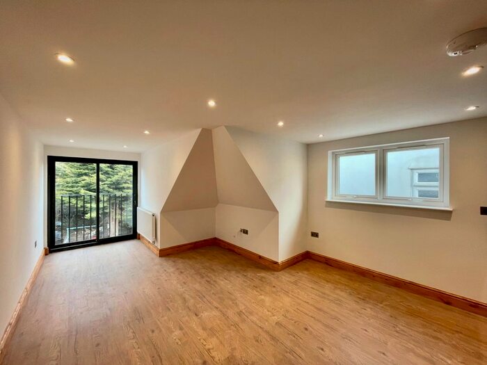 1 Bedroom Flat To Rent In Madeley Road, London W5