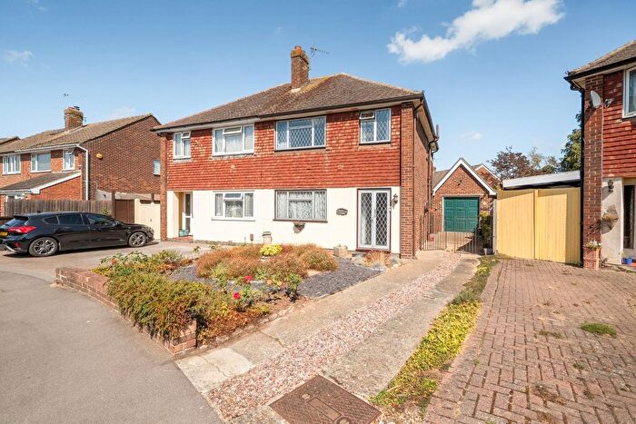 3 Bedroom Semi-Detached House For Sale In Priory Grove, Ditton, Aylesford, ME20