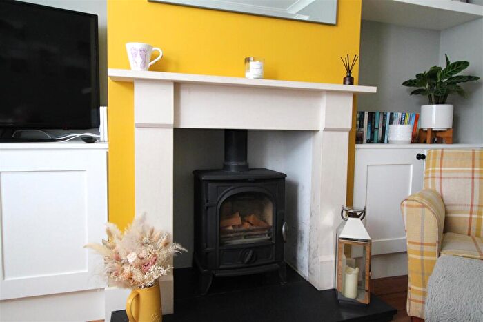 3 Bedroom End Of Terrace House For Sale In Elm Road, Ewell Village, KT17