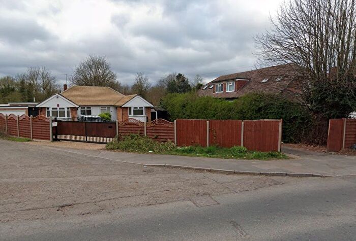 4 Bedroom Semi-Detached House To Rent In Wraysbury Road, Staines-Upon-Thames, TW19