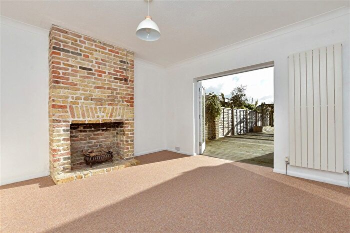 1 Bedroom Flat For Sale In Argyle Road, Whitstable, Kent, CT5