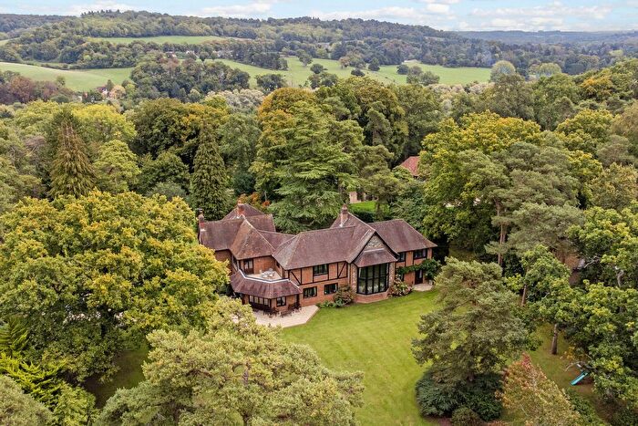 6 Bedroom Detached House For Sale In The Ridge, Lower Basildon, RG8