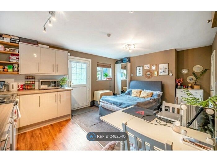 Studio To Rent In Stanley Road, Oxford, OX4