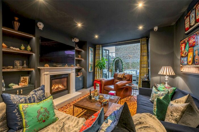 2 Bedroom Property To Rent In Princes Road, Richmond, Surrey TW10