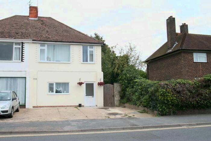 2 Bedroom Flat To Rent In Wick Street, Wick, Littlehampton, West Sussex, BN17