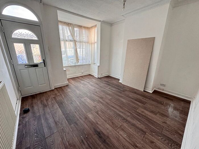 4 Bedroom End Of Terrace House To Rent In Crawford Road, Merridale, Wolverhampton, WV3