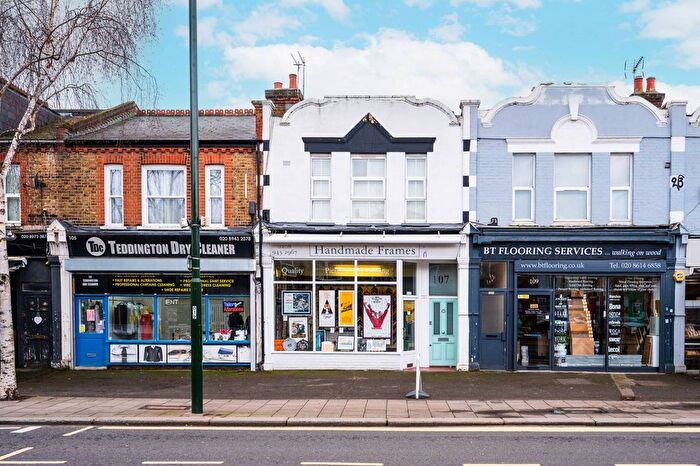 1 Bedroom Maisonette For Sale In Stanley Road, Teddington, TW11