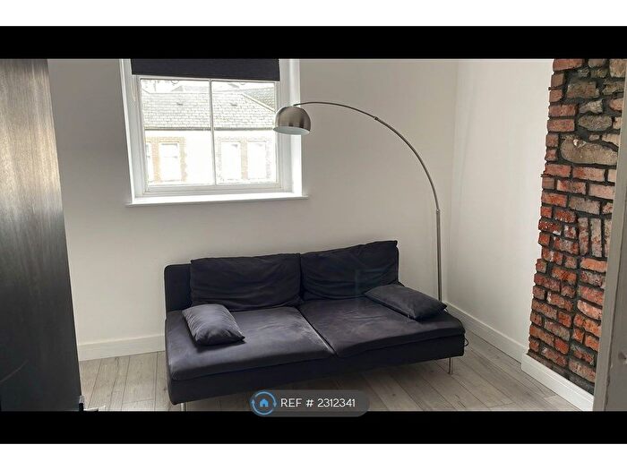 1 Bedroom Flat To Rent In Clare Road, Cardiff, CF11