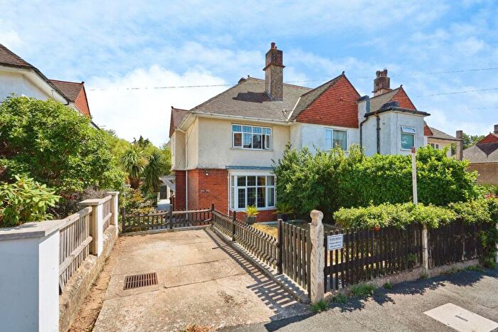 4 Bedroom Semi-Detached House For Sale In Standen Avenue, Camp Hill, Newport, PO30
