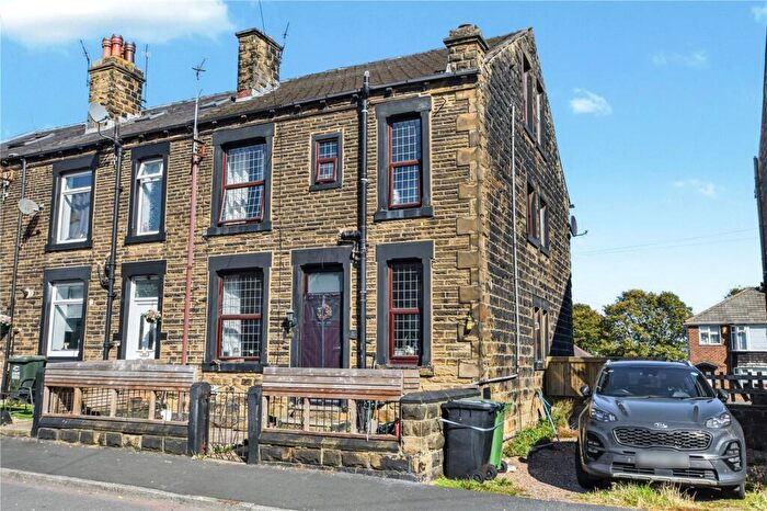 3 Bedroom End Of Terrace House For Sale In Springfield Road, Morley, Leeds, West Yorkshire, LS27