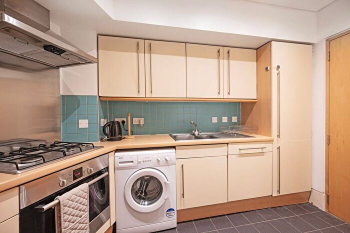 1 Bedroom Flat To Rent In Britton Street, Clerkenwell, London, EC1M
