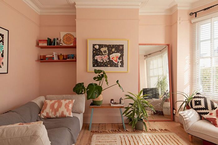 2 Bedroom Flat For Sale In Wyleu Street, Honor Oak, SE23