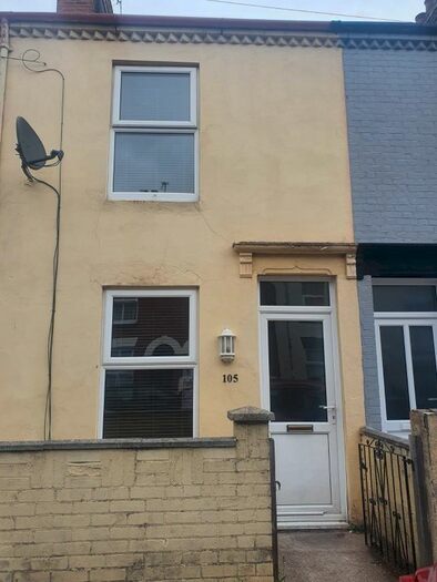 3 Bedroom Terraced House To Rent In Century Road, Great Yarmouth, Norfolk, NR31
