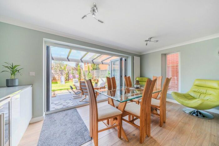 5 Bedroom Detached House For Sale In Faraday Corner, Shefford, SG17
