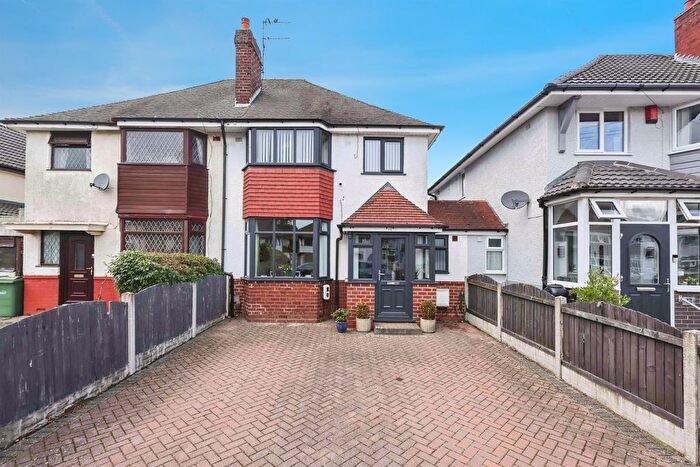 3 Bedroom Semi-Detached House For Sale In Astley Crescent, Halesowen, B62