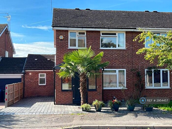 4 Bedroom Semi-Detached House To Rent In Bissley Drive, Maidenhead, SL6