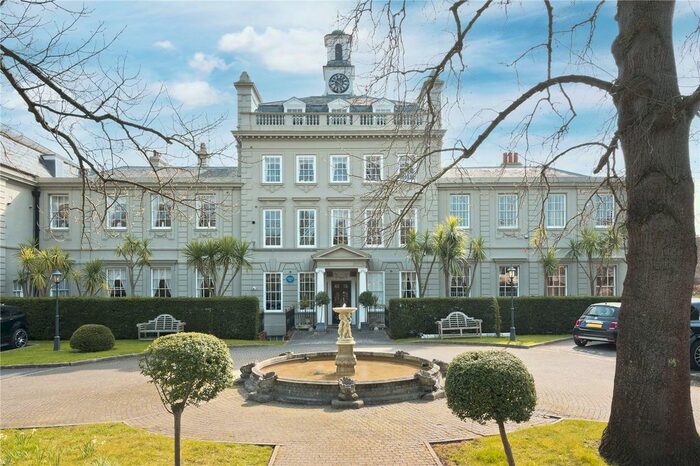 3 Bedroom Flat To Rent In Sandown House, High Street, Esher, Surrey, KT10