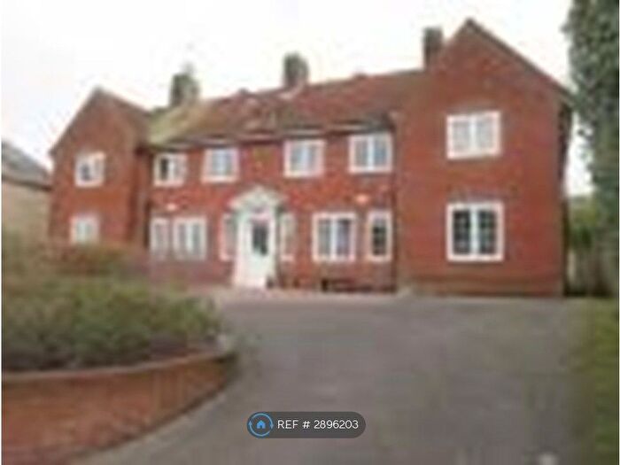 1 Bedroom Flat To Rent In New Road, Southampton, SO31