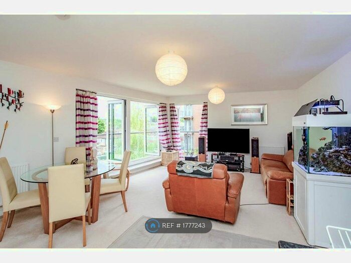 2 Bedroom Flat To Rent In Midland Road, Hemel Hempstead, HP2