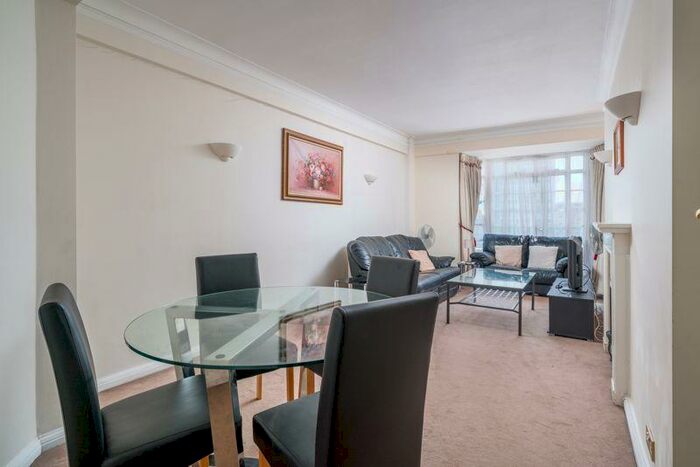 3 Bedroom Flat To Rent In Dorset House, Gloucester Place, London, NW1