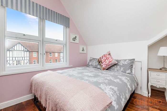1 Bedroom Flat For Sale In Old Shoreham Road, Hove, BN3