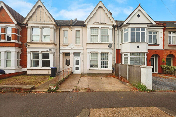 5 Bedroom Terraced House For Sale In Bellevue Road, Southend-on-sea, SS2