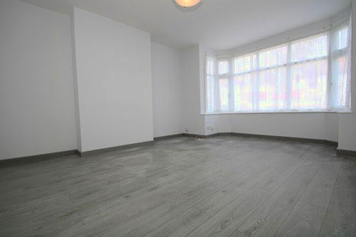 3 Bedroom Semi-Detached House To Rent In Glenthorne Avenue, Croydon, CR0