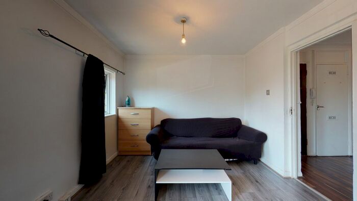 3 Bedroom Flat To Rent In South Grove, London, N15