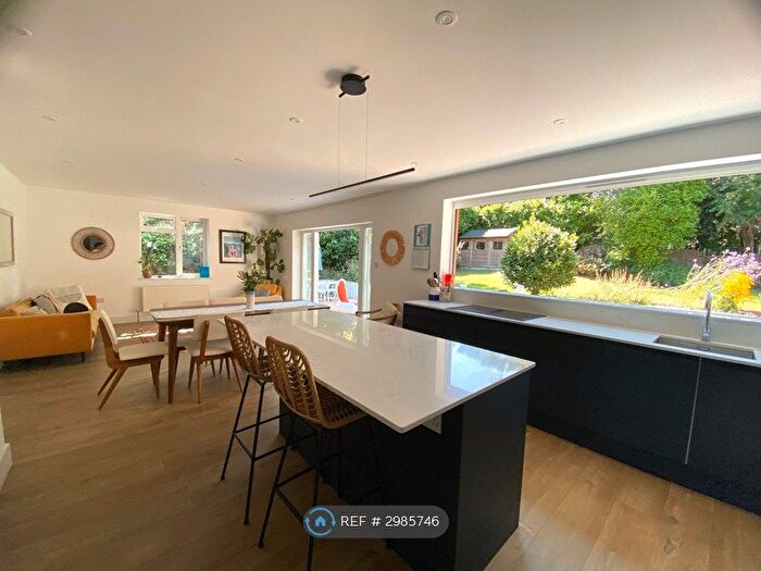 4 Bedroom Detached House To Rent In Lower Buckland Road, Lymington, SO41