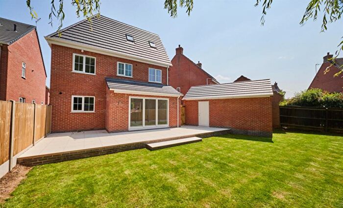 5 Bedroom Detached House For Sale In Russett Close, Barwell, LE9