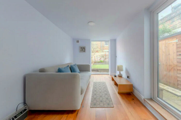 1 Bedroom Apartment To Rent In Consort Road Peckham, London, ., SE15